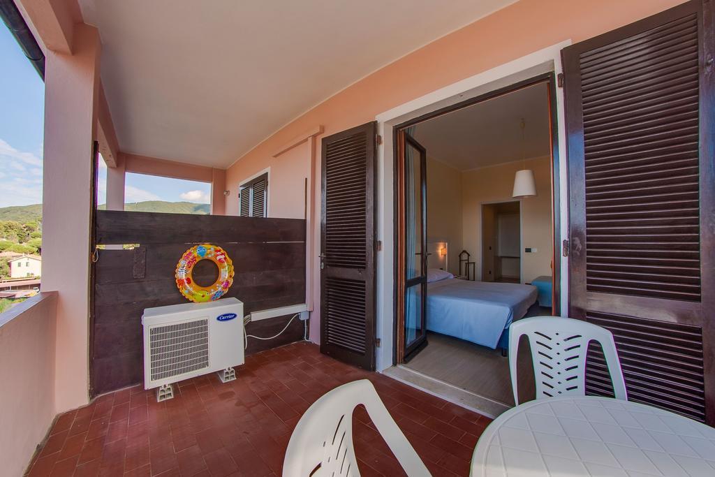 Hotel Del Golfo - Dependance Procchio  Room photo