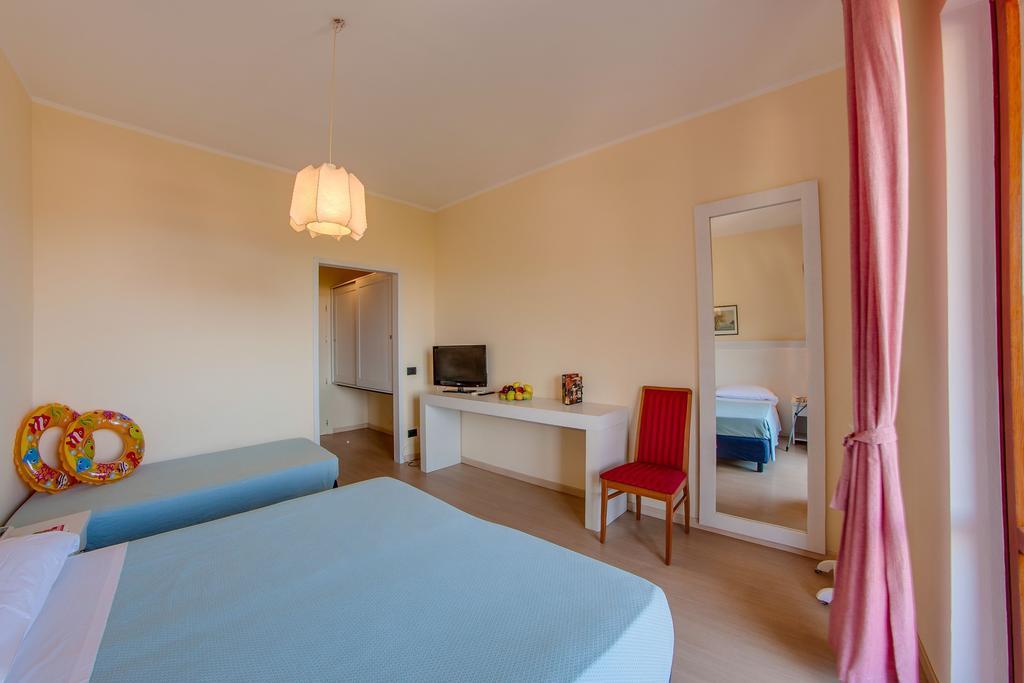 Hotel Del Golfo - Dependance Procchio  Room photo